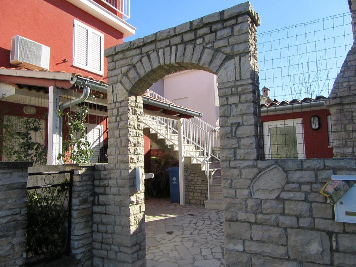 Apartment Matej Pula Exterior photo